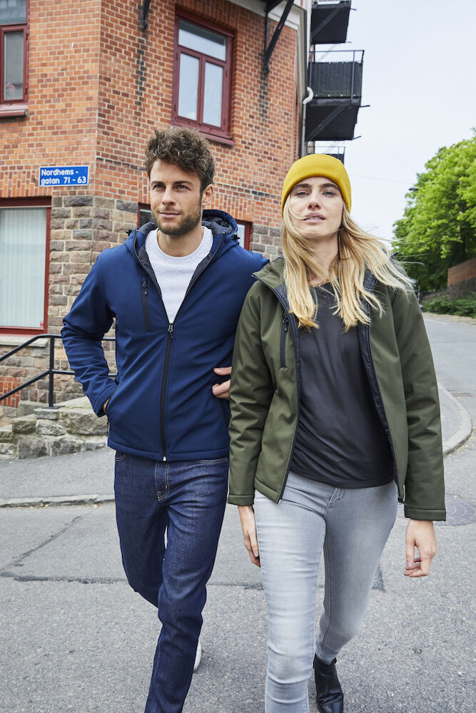 Herren Softshelljacke mit Kapuze