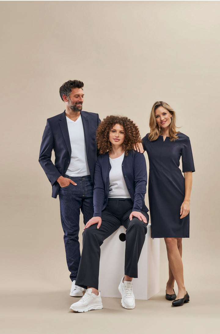 Kleid Premium Regular Fit