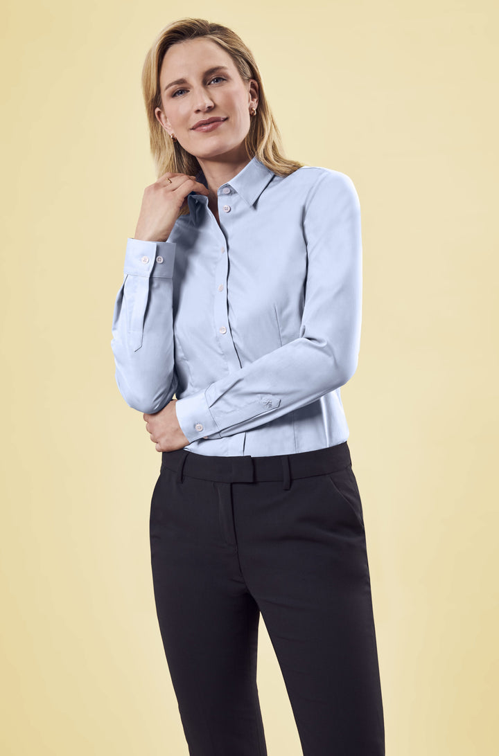 Leichte Service Damenbluse / Regular Fit / Kentkragen